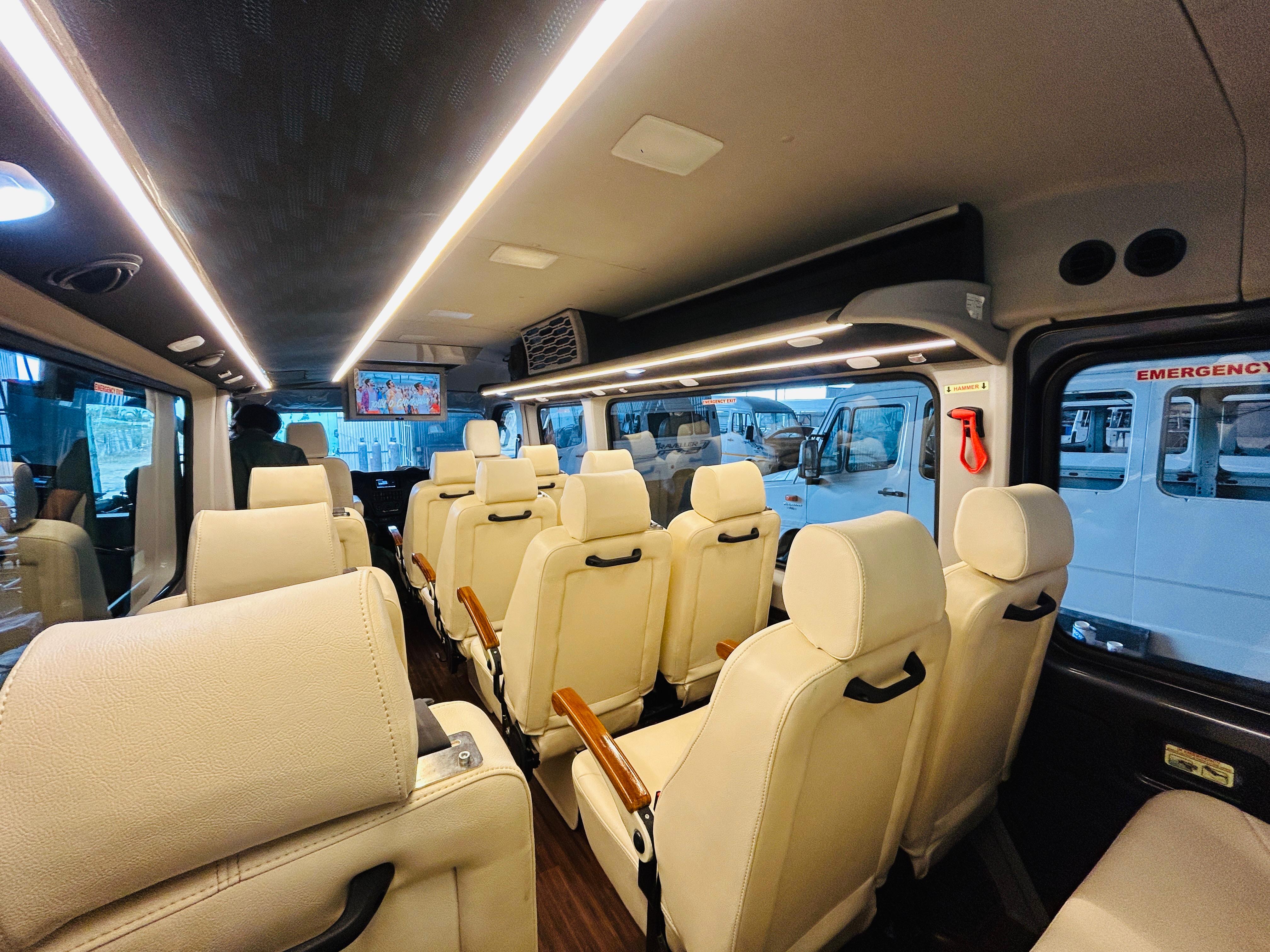 Force Urbania Premium Van