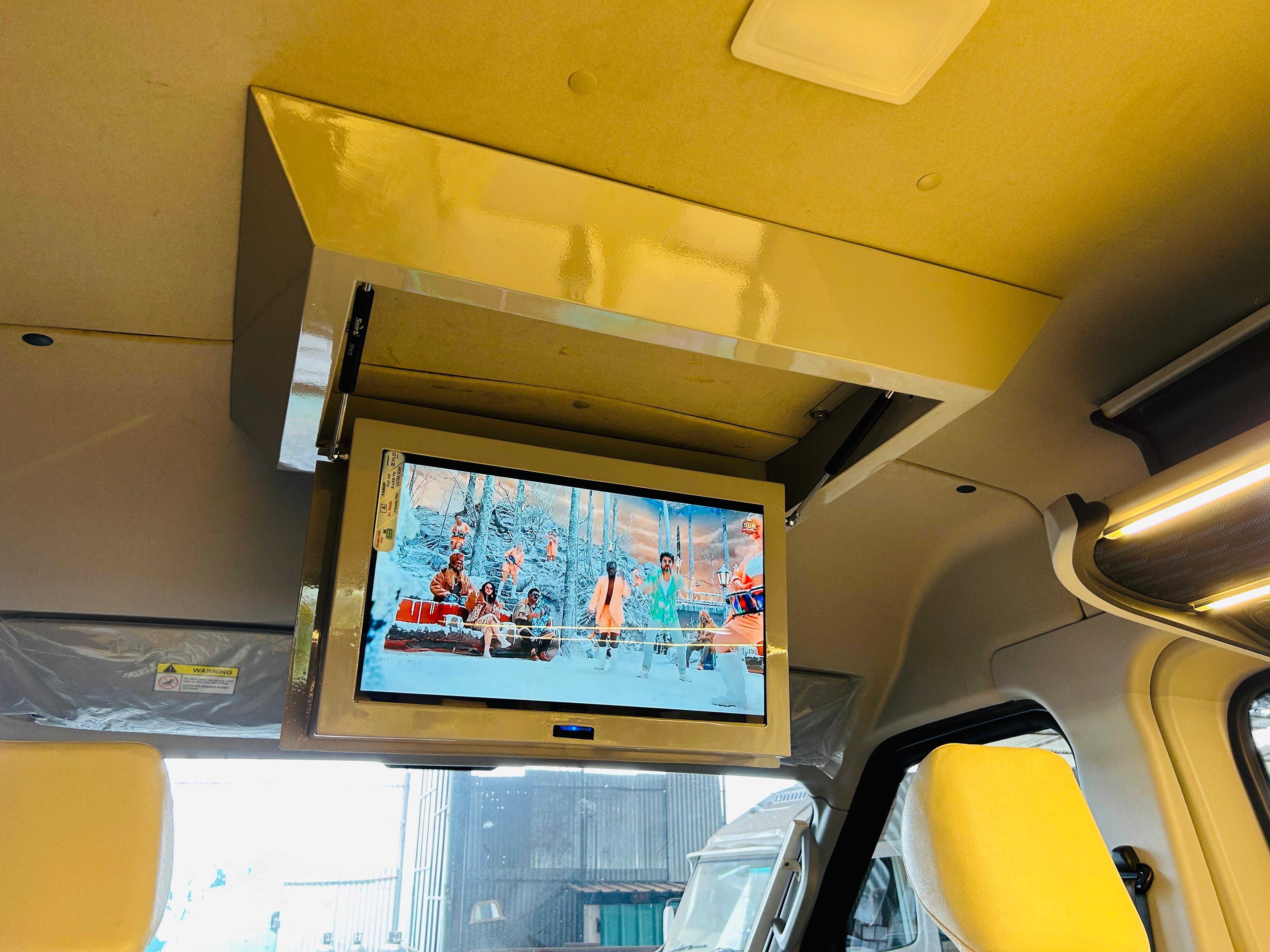 Force Urbania Maharaja Seats